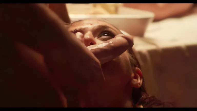 ⁣Horny Babe Gets Fucked On The Dinner Table 